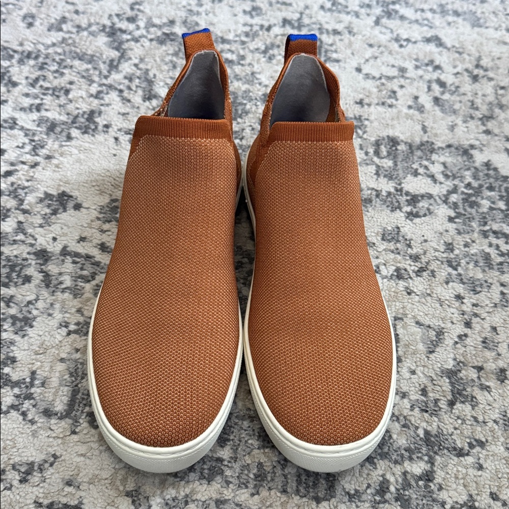 Rothy's Chelsea Boots in Fawn size 8